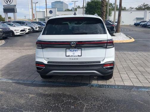 2025 Volkswagen Taos 1.5T SE