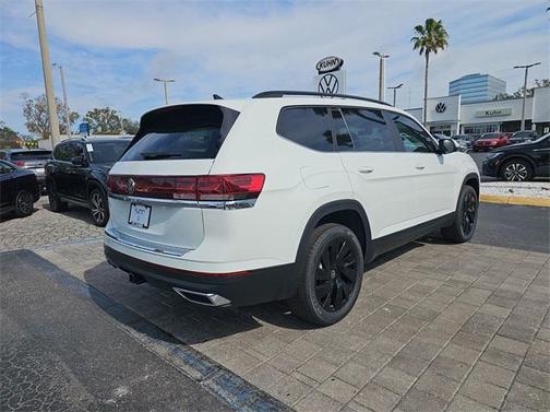 2025 Volkswagen Atlas 2.0T SE w/Technology