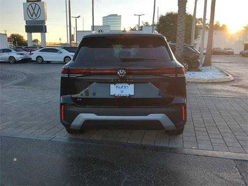 2025 Volkswagen Tiguan 2.0T SE