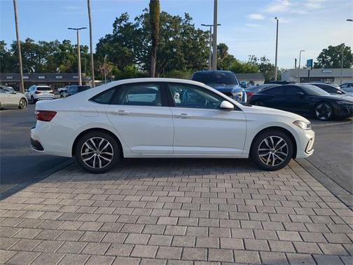 2025 Volkswagen Jetta 1.5T SE