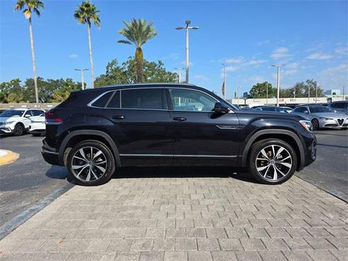2024 Volkswagen Atlas Cross Sport 2.0T SEL Premium