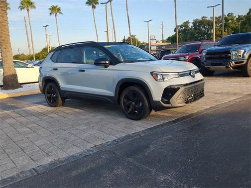 2025 Volkswagen Taos 1.5T SE Black