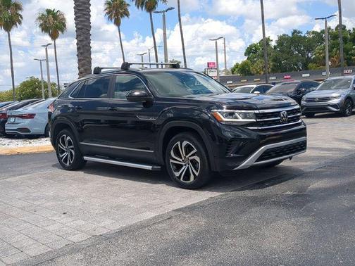Deep Black Pearl 2023 Volkswagen Atlas Cross Sport 3.6L V6 SEL