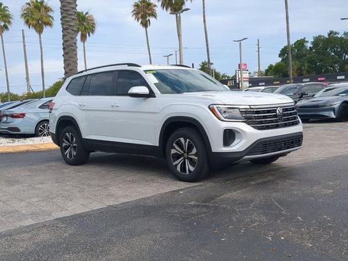 Opal White Pearl 2026 Volkswagen Atlas 2.0T SE