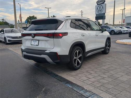 2025 Volkswagen Tiguan 2.0T SE