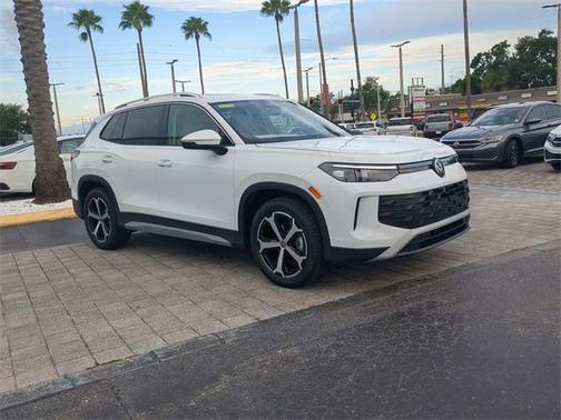 2025 Volkswagen Tiguan 2.0T SE
