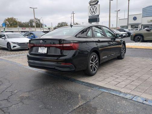 Deep Black Pearl 2026 Volkswagen Jetta 1.4T S