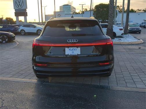 2021 Audi e-tron Premium