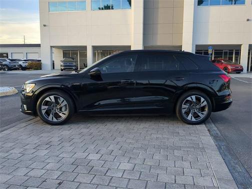 2021 Audi e-tron Premium