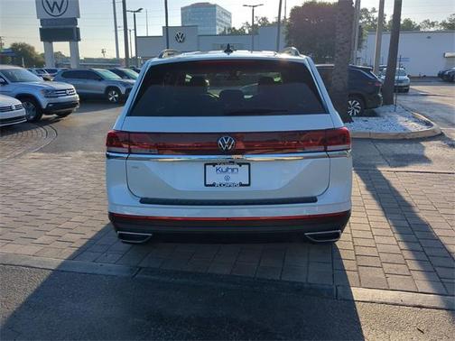 2026 Volkswagen Atlas 2.0T SE