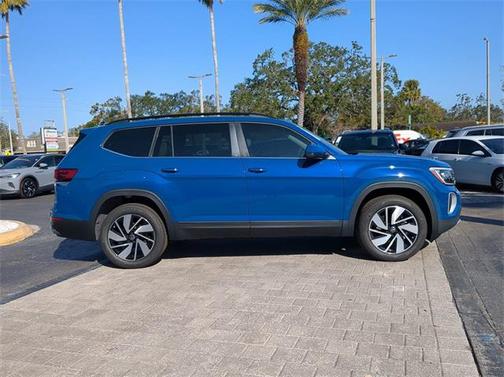 2025 Volkswagen Atlas 2.0T SE w/Technology