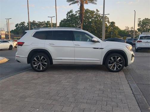 2025 Volkswagen Atlas 2.0T SEL Premium R-Line 4MOTION