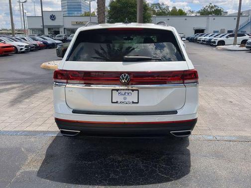 opal white pearl 2026 Volkswagen Atlas 2.0T SE