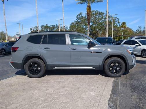 2025 Volkswagen Atlas 2.0T Peak Edition