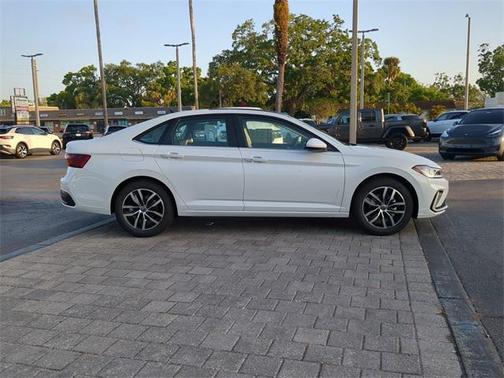 2025 Volkswagen Jetta 1.5T SE