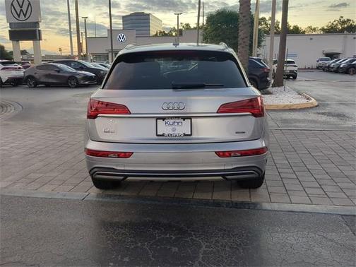 2022 Audi Q5 40 Premium Plus