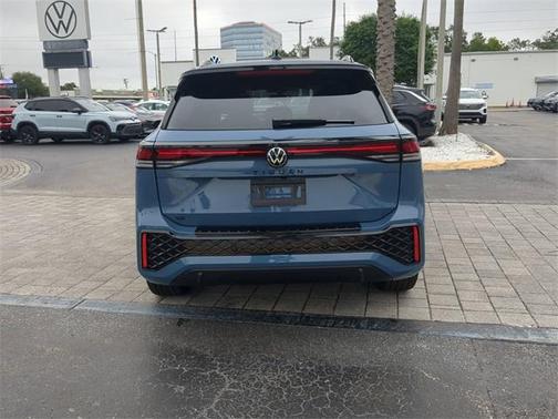 2025 Volkswagen Tiguan 2.0T SE R-Line Black