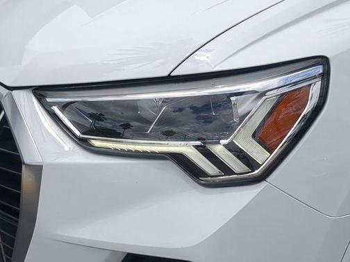 Arkona White 2024 Audi Q3 Premium 45 TFSI S line quattro Tiptronic
