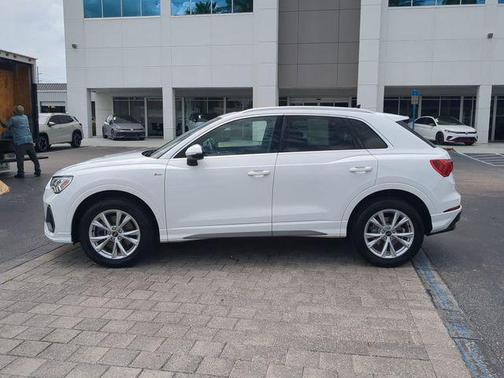 Arkona White 2024 Audi Q3 Premium 45 TFSI S line quattro Tiptronic