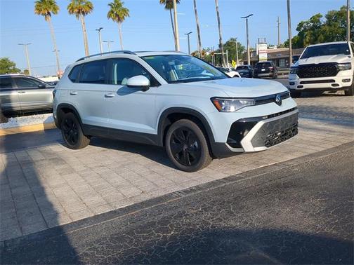 2025 Volkswagen Taos 1.5T SE
