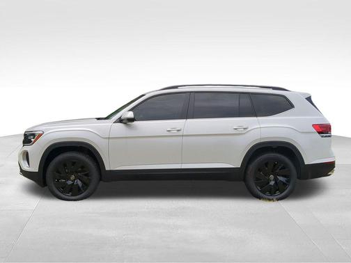 opal white pearl 2026 Volkswagen Atlas 2.0T SE w/Technology