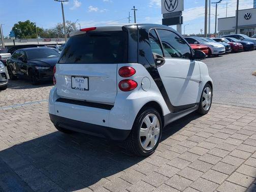 Crystal White 2013 smart ForTwo pure