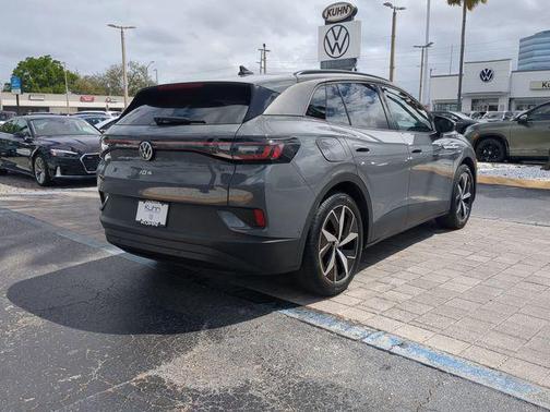 Pure Gray 2023 Volkswagen ID.4 S