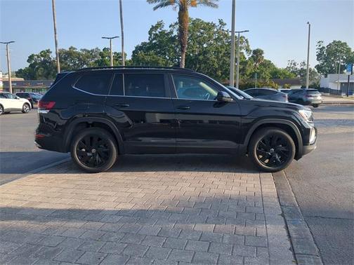 2025 Volkswagen Atlas 2.0T SE w/Technology 4MOTION