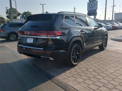 2025 Volkswagen Atlas 2.0T SE w/Technology 4MOTION