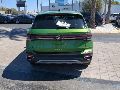 2025 Volkswagen Taos 1.5T SE
