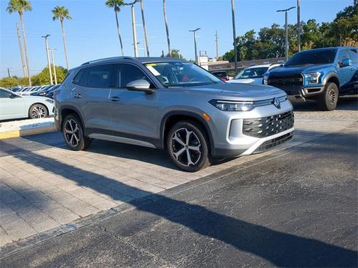 2025 Volkswagen Tiguan 2.0T SE