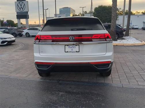 2026 Volkswagen Atlas Cross Sport 2.0T SE