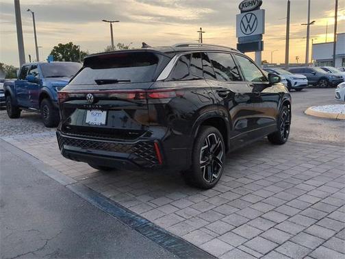 2025 Volkswagen Tiguan 2.0T SEL R-Line 4MOTION