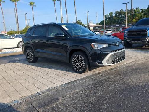 2025 Volkswagen Taos 1.5T SE