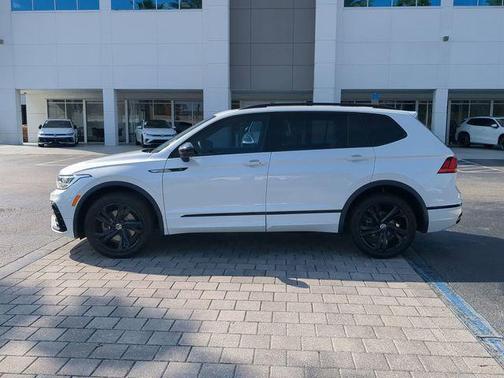 2023 Volkswagen Tiguan 2.0T SE R-Line Black