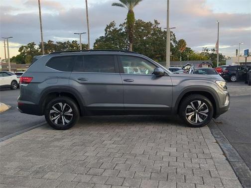 2024 Volkswagen Atlas 2.0T SE