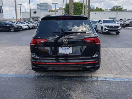 Deep Black Pearl 2023 Volkswagen Tiguan 2.0T SE R-Line Black