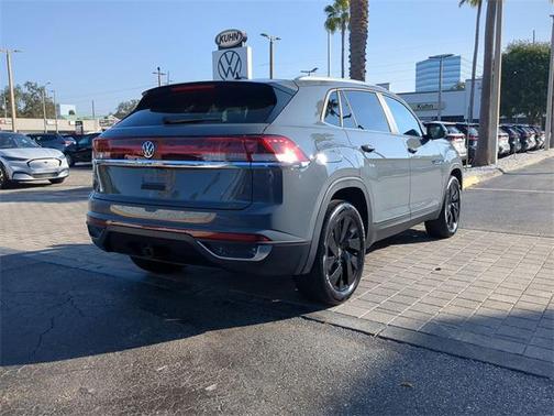 2025 Volkswagen Atlas Cross Sport 2.0T SE w/Technology