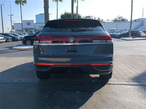 2025 Volkswagen Atlas Cross Sport 2.0T SE w/Technology