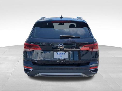 Deep Black Pearl 2023 Volkswagen Taos 1.5T SE