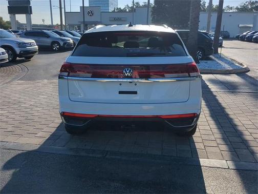 2025 Volkswagen Atlas Cross Sport 2.0T SE w/Technology