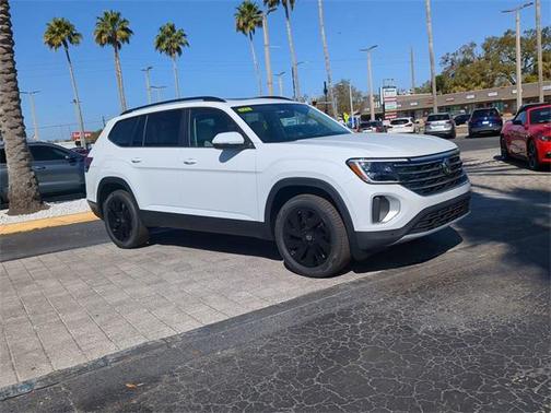 2025 Volkswagen Atlas 2.0T SE w/Technology