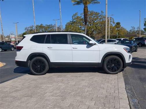 2025 Volkswagen Atlas 2.0T SE w/Technology
