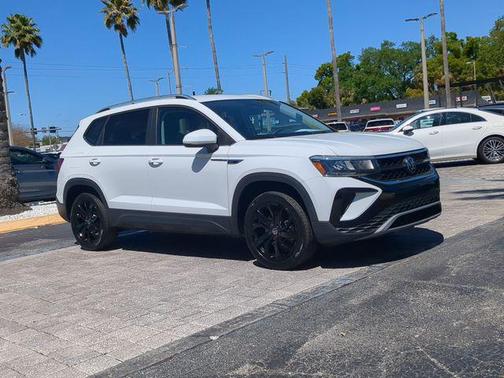 2023 Volkswagen Taos 1.5T SE