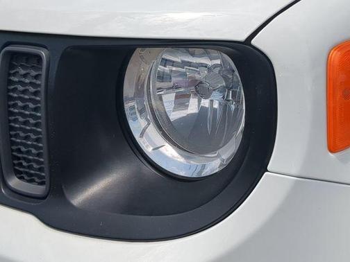 Alpine White Clearcoat 2021 Jeep Renegade Trailhawk