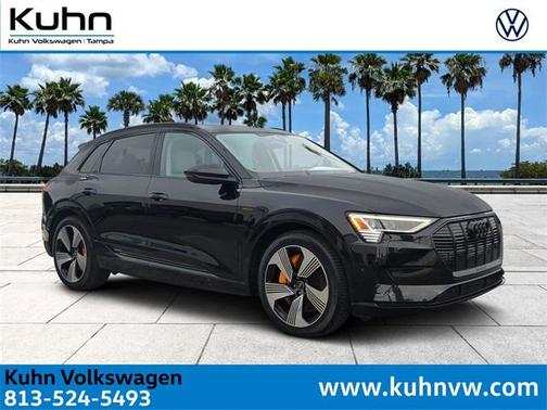 2022 Audi e-tron Premium Plus