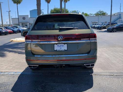 Avocado Green Pearl 2026 Volkswagen Atlas 2.0T SEL Premium R-Line 4MOTION