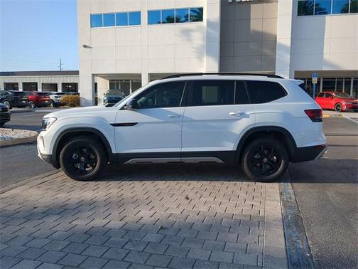 2025 Volkswagen Atlas 2.0T Peak Edition