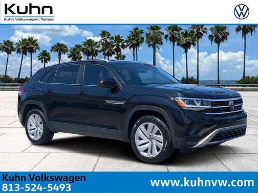 Deep Black Pearl 2022 Volkswagen Atlas Cross Sport 3.6L V6 SE w/Technology