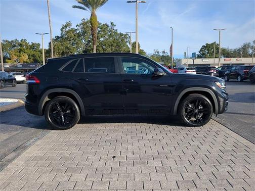 2023 Volkswagen Atlas Cross Sport 3.6L V6 SEL R-Line
